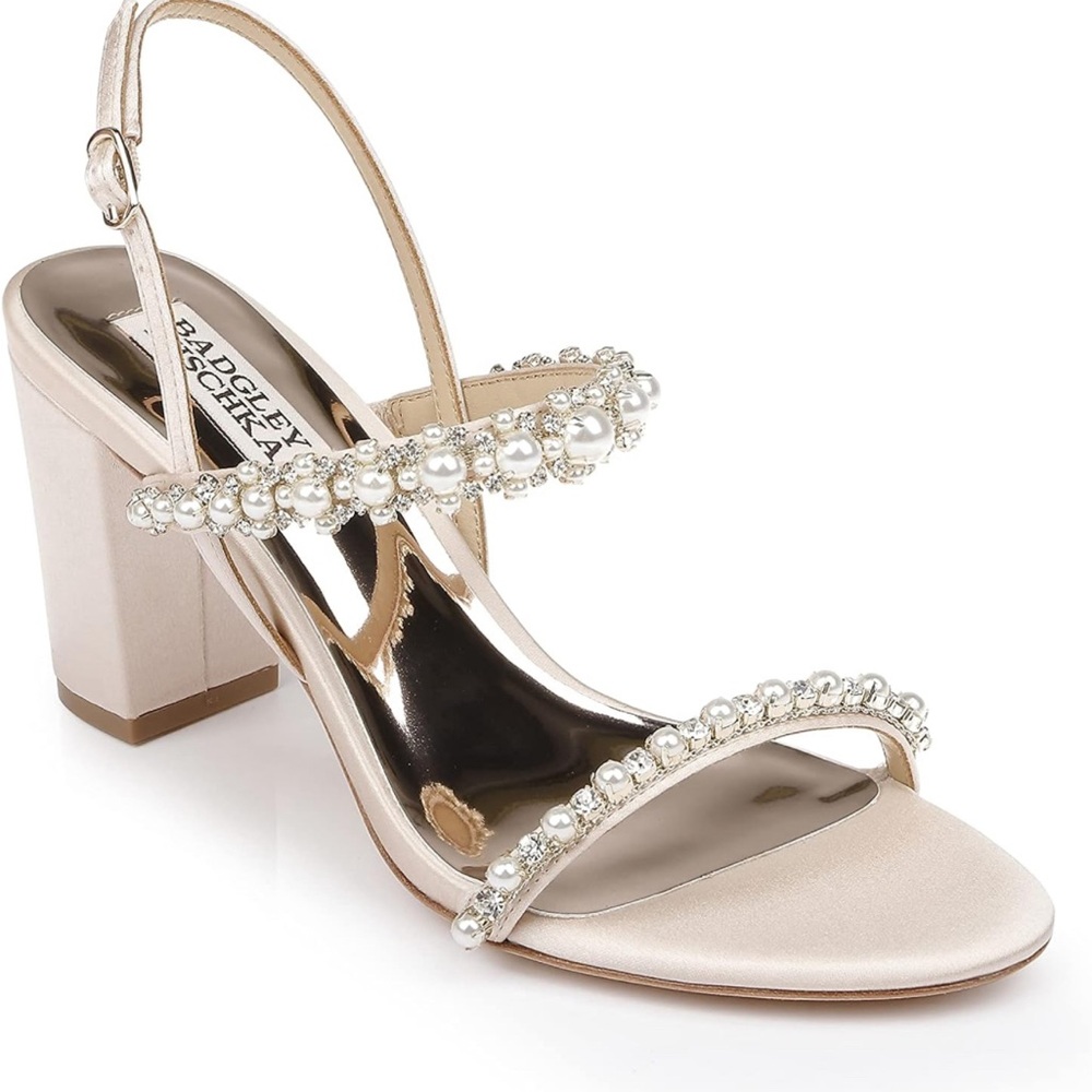 Badgley Mischka Womens Natasha
NWT
Nude Glitter Buckle Slingback Heels
